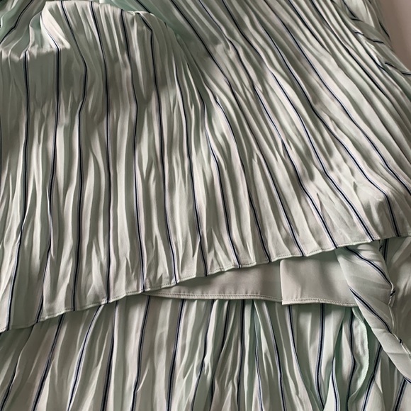 🆕🔥 VINCE STRIPED GAUZE PANEL SKIRT MINT GREEN NWOT SIZE LARGE🔥 - Picture 6 of 7